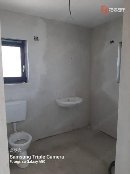 Casă cu 4 camere cu Teren 247 Mp în Plopi