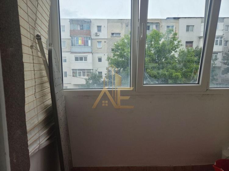 Apartament cu 2 camere semidecomandat, mobilat în Sud