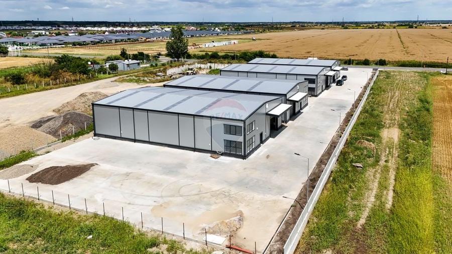 Spațiu comercial, de 560 mp, în Balotești