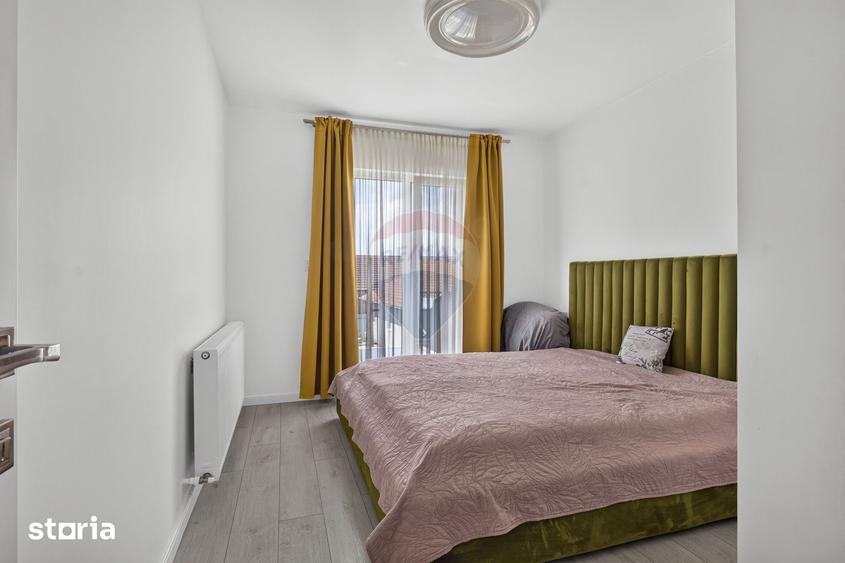 Casă cu 8 camere cu Teren 491 Mp în Central