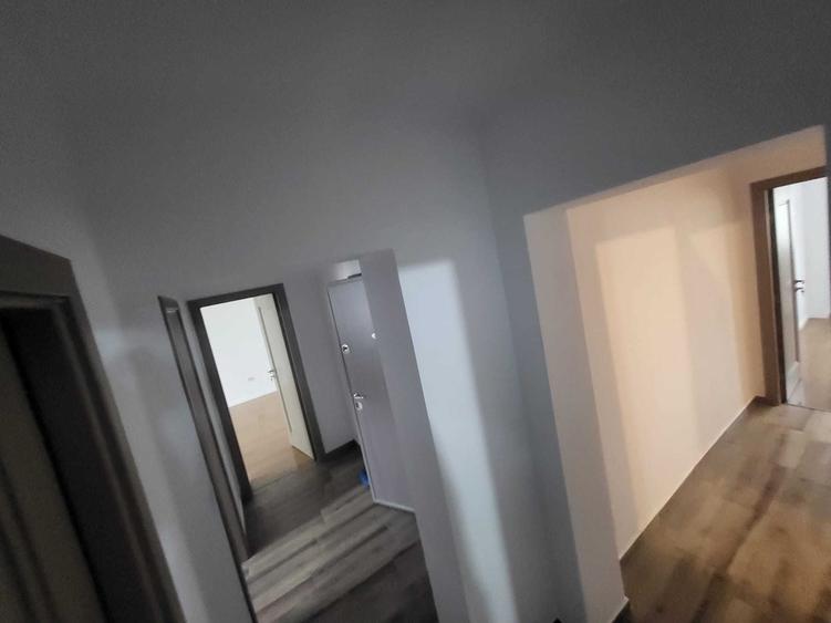 Apartament cu 3 camere decomandat în Mioriței