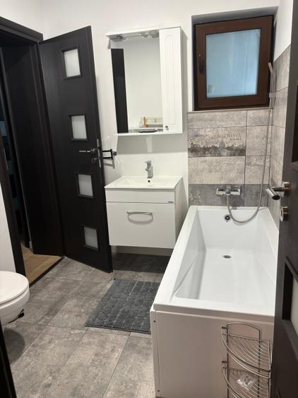 Apartament cu 2 camere semidecomandat în Grivița