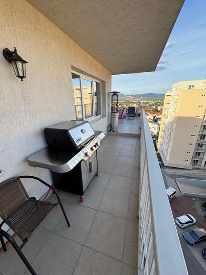 Penthouse cu 2 camere decomandat în Pietroasa