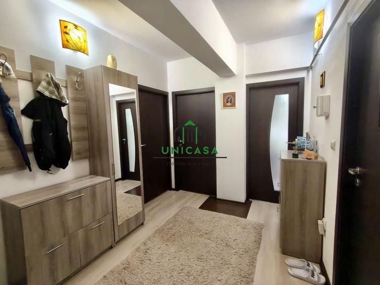 Apartament de inchiriat / 3 camere/ loc de parcare privat - 10