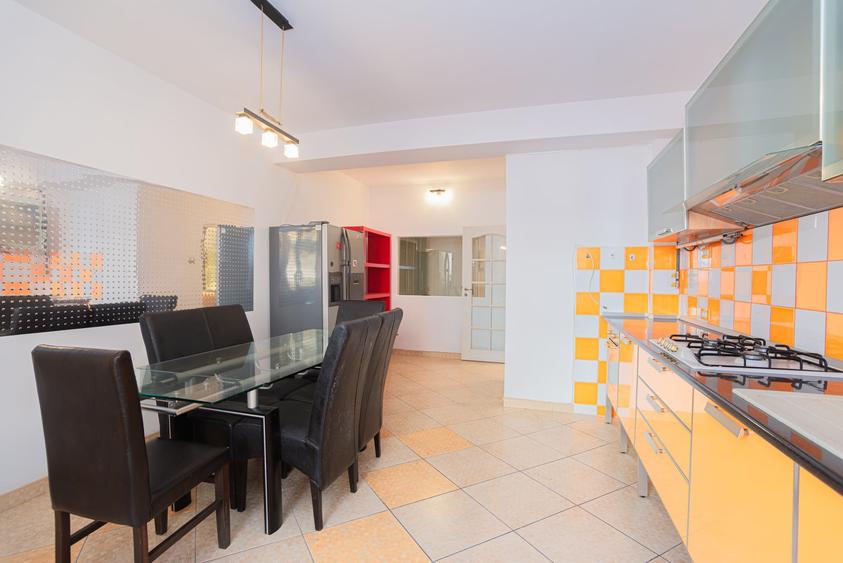 Apartament cu 2 camere decomandat, mobilat în Eforie Nord