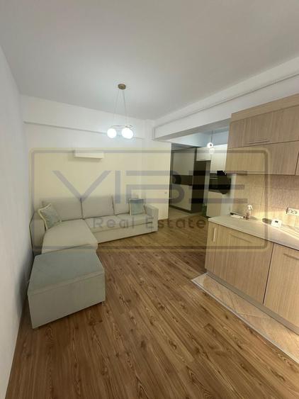 Apartament cu 3 camere decomandat, mobilat în Central