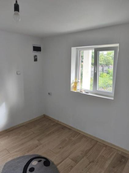 Casă cu 4 camere în Exterior Vest