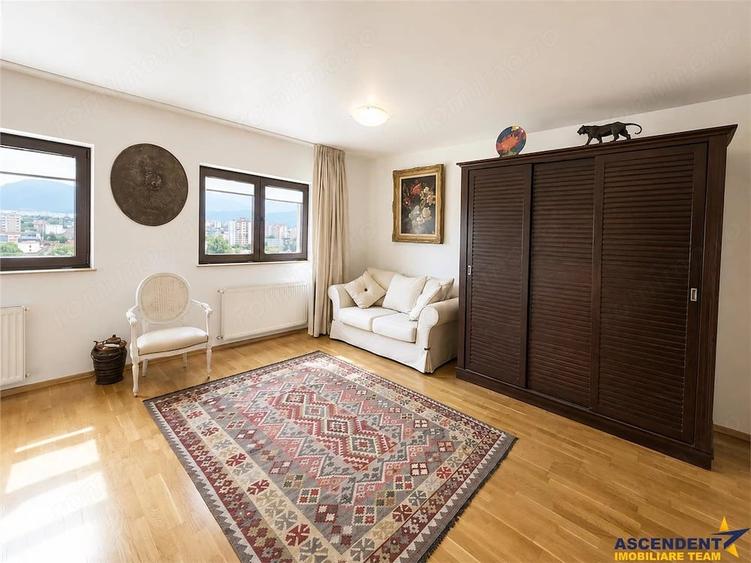 Apartament cu 3 camere decomandat în Centrul Civic