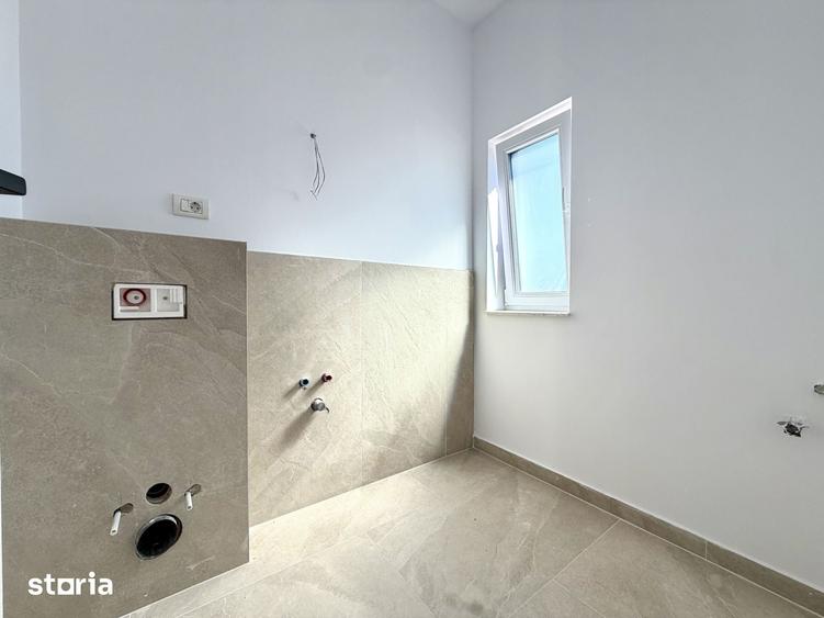 Casă cu 5 camere cu Teren 256 Mp în Ghiroda