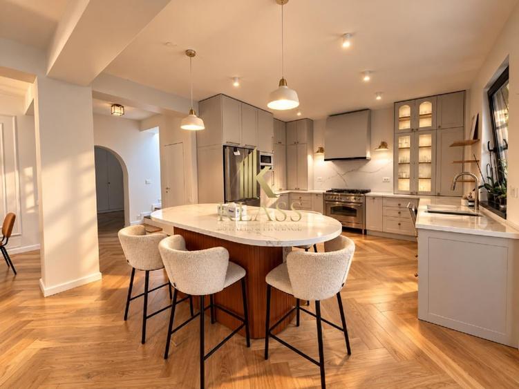 Duplex cu 5 camere cu Canalizare în Iancu Nicolae