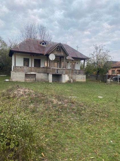 Casă cu 3 camere în Central