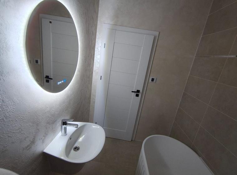 Penthouse cu 4 camere decomandat în Șelimbăr