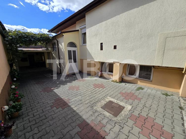 Casă individuală cu 4 camere cu Canalizare în Lupeni