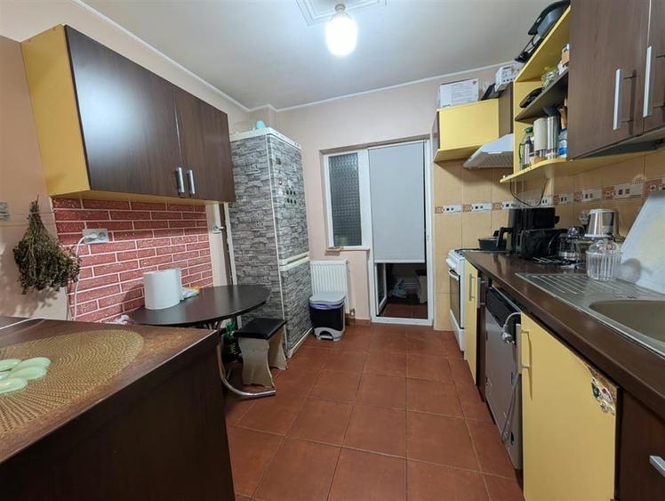 Apartament cu 2 camere decomandat în Metalurgie