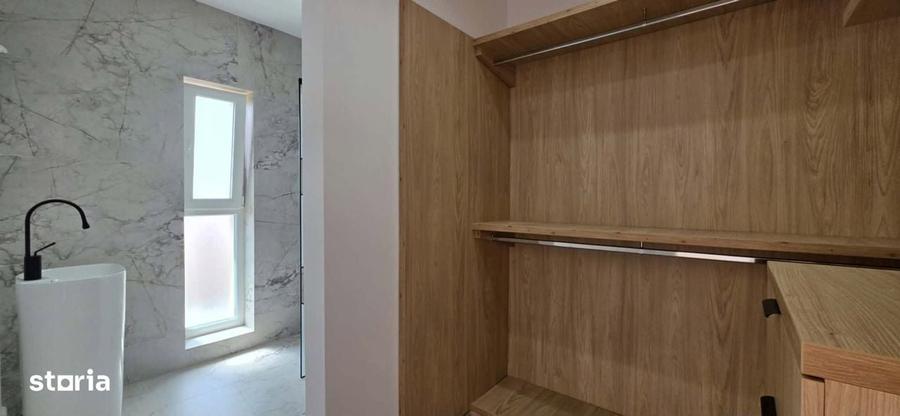 Casă cu 3 camere semidecomandat în Paleu
