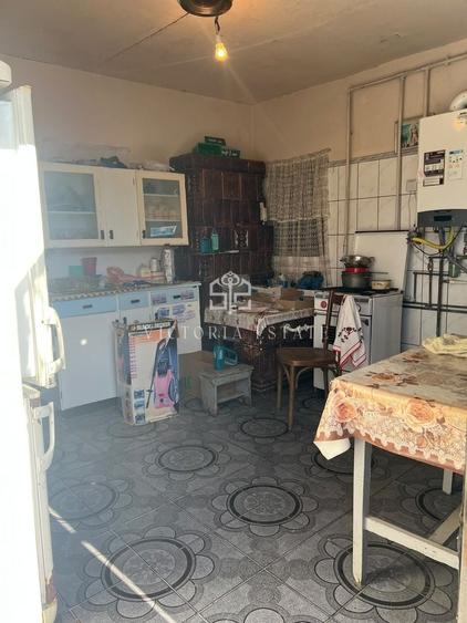 Casă individuală cu 6 camere cu Canalizare în Podenii Noi
