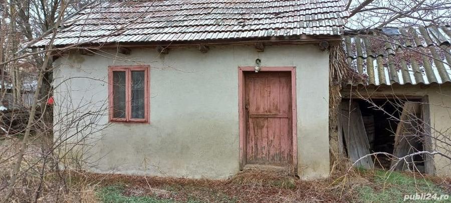 Teren de 2300 mp, în Râmniceni