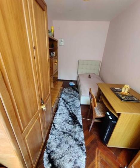 Apartament cu 3 camere semidecomandat în Abator