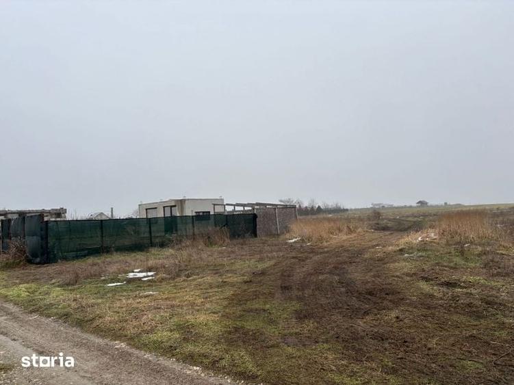 Teren de 305 mp, în Central