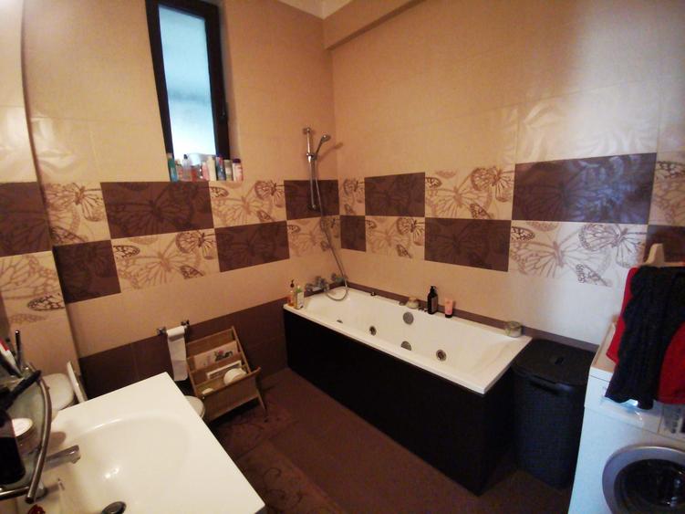Casă cu 6 camere cu Canalizare în Bogdăneștilor