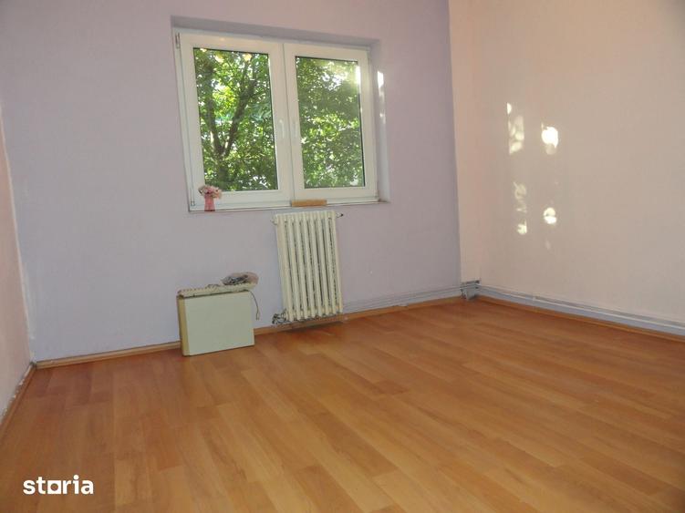 Apartament cu 4 camere decomandat în Micălaca