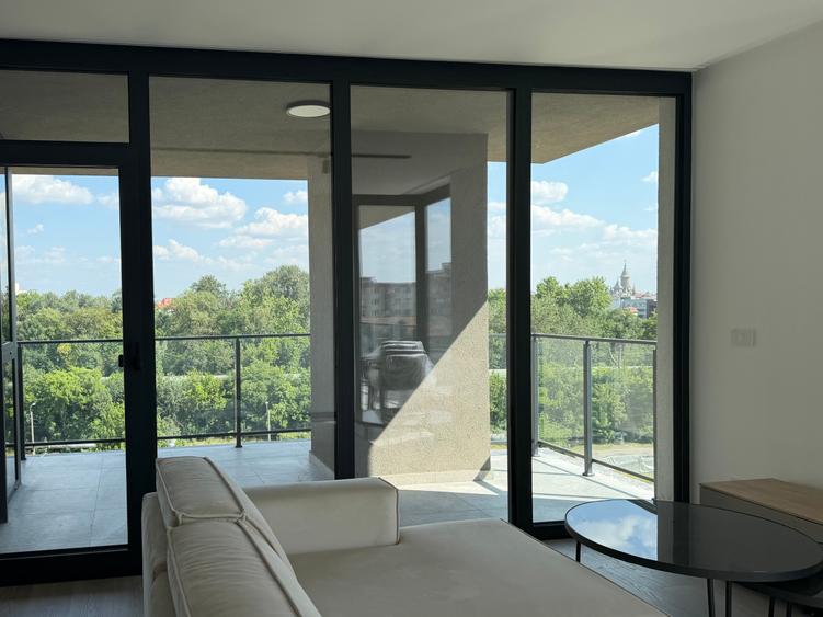Apartament cu 3 camere decomandat în Ultracentral