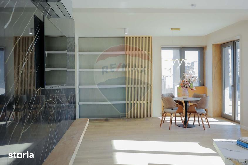 Casă cu 8 camere cu Teren 1100 Mp în Sânmartin