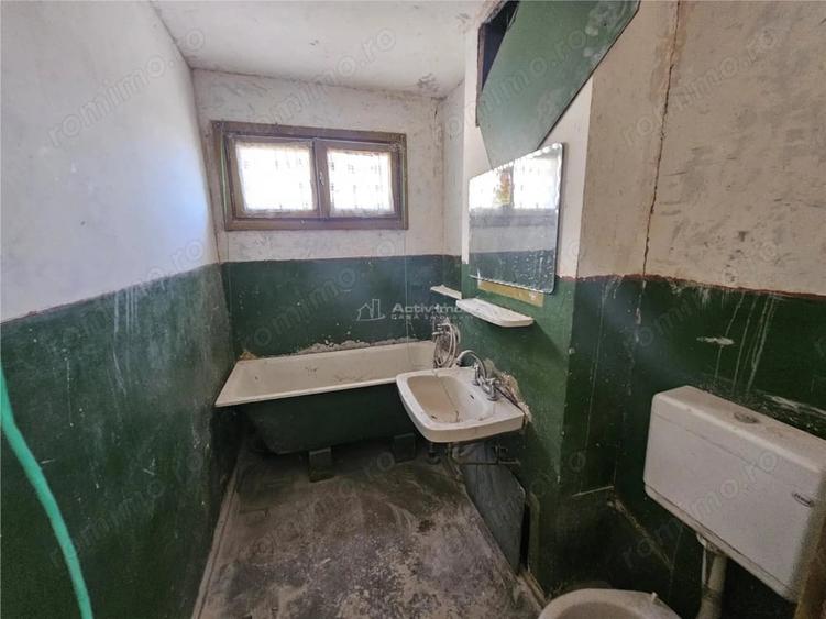 Apartament cu 2 camere semidecomandat în Micro I