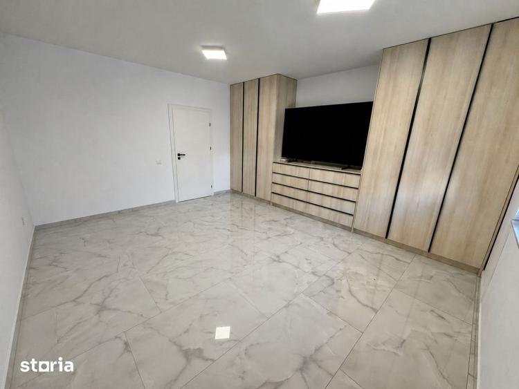 Casă cu 3 camere cu Teren 500 Mp în Valea Roșie