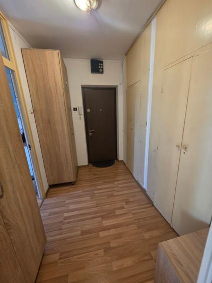 Apartament cu 2 camere semidecomandat în Titan