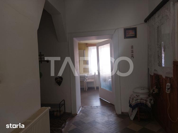 Apartament cu 3 camere semidecomandat în Central