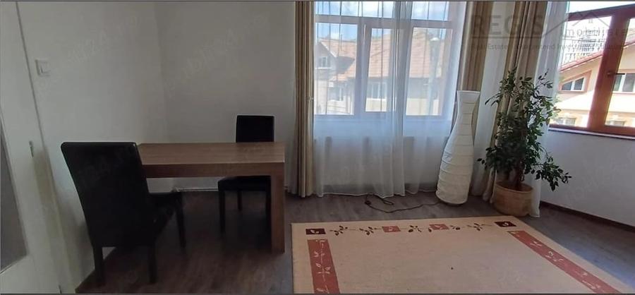 Apartament cu 2 camere semidecomandat, mobilat în Central