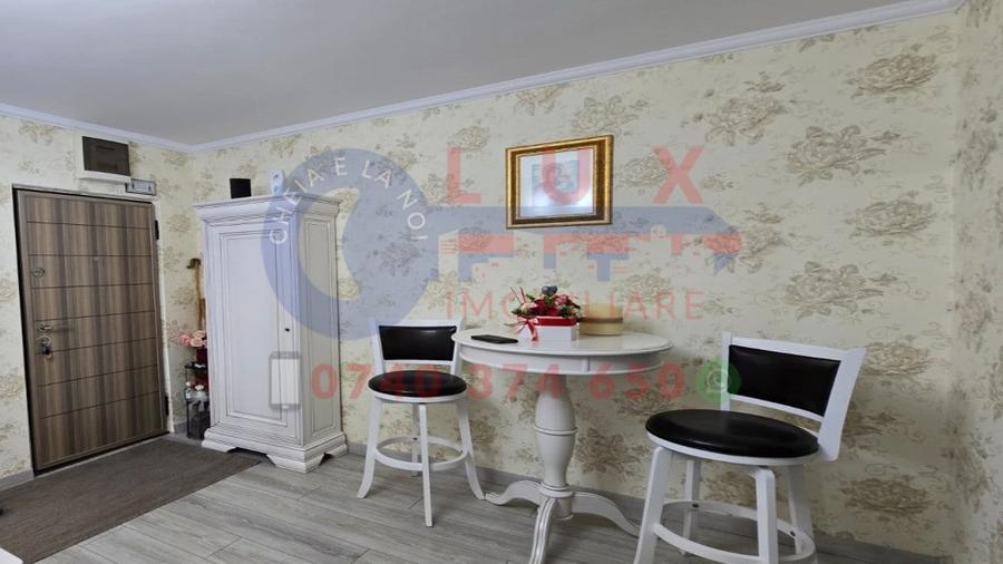 Apartament cu 4 camere decomandat în Central