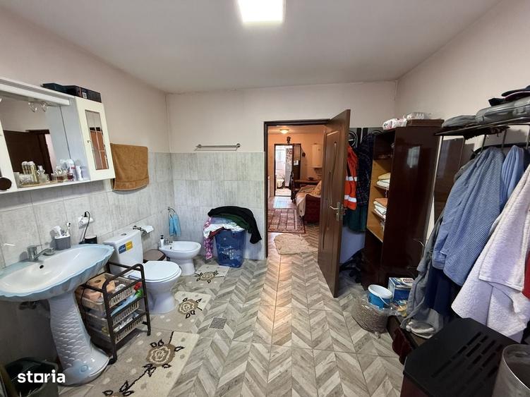 Casă cu 4 camere în Oncești