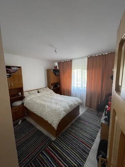 Apartament cu 2 camere decomandat, mobilat în Nicolina