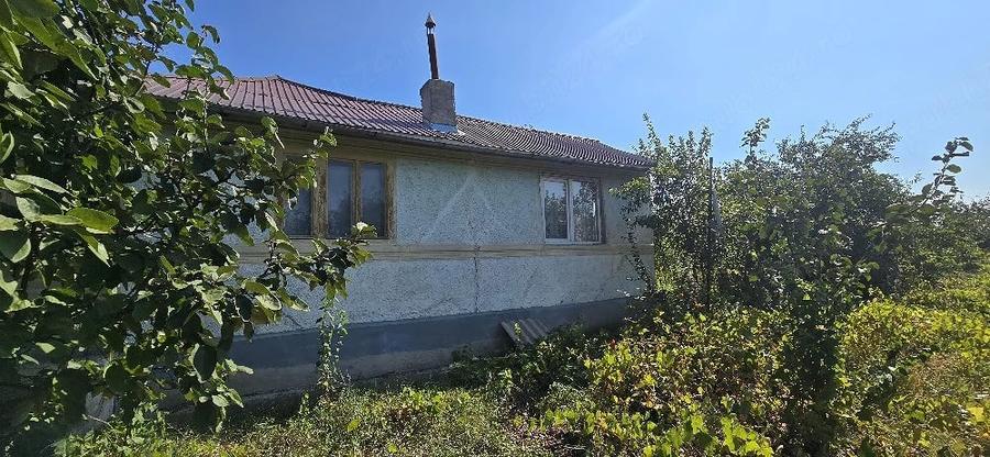 Casă cu 4 camere cu Teren 1952 Mp în Clondiru
