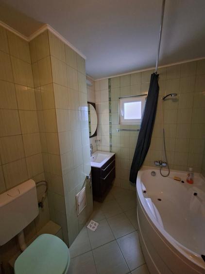Apartament cu 3 camere decomandat în Decebal