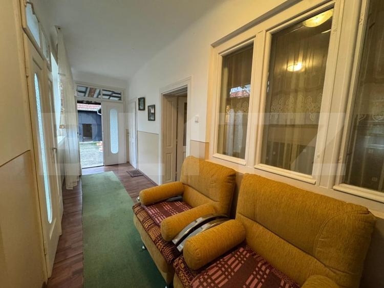Casă individuală cu 5 camere cu Canalizare în 700