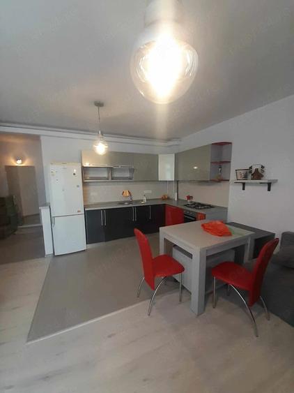 Apartament cu 2 camere semidecomandat în Florești