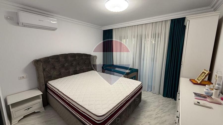 Apartament cu 4 camere decomandat în Central