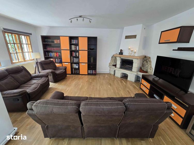 Casă cu 5 camere cu Teren 4828 Mp în Central