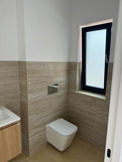 Casă individuală cu 4 camere cu Canalizare în Periferie