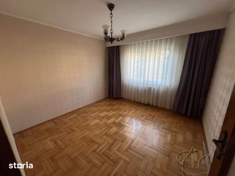 Apartament cu 3 camere decomandat în Rogerius