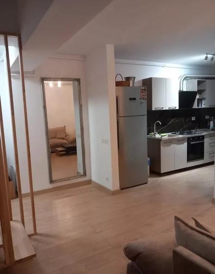 Apartament cu 3 camere decomandat, mobilat în Drumul Taberei