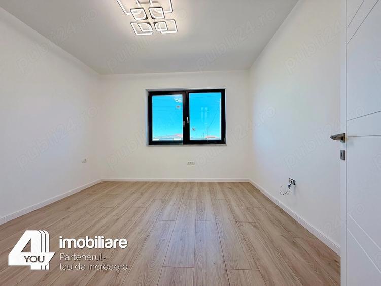 Casă cu 5 camere cu Teren 350 Mp în Livada
