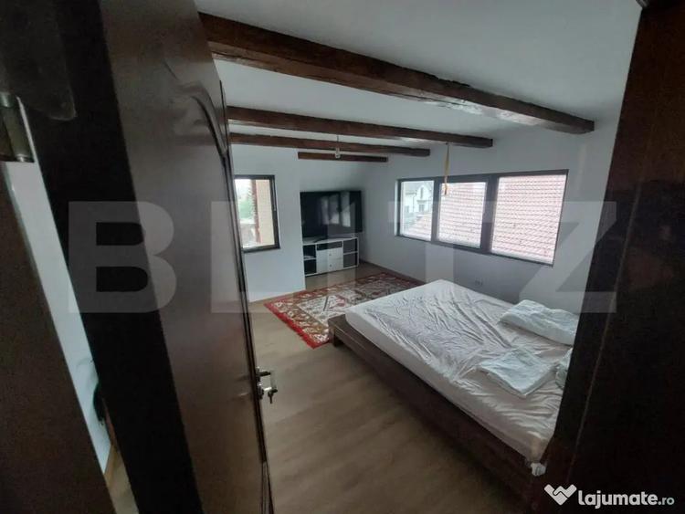 Casă cu 7 camere cu Teren 900 Mp în Săcele