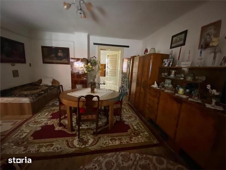 Casă cu 2 camere cu Teren 100 Mp în Central