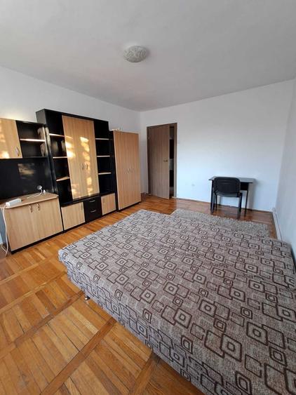 Apartament cu 2 camere decomandat, mobilat în Complex Studențesc