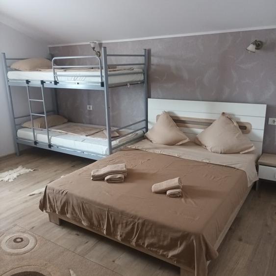 Casă cu 4 camere cu Teren 1100 Mp în Central