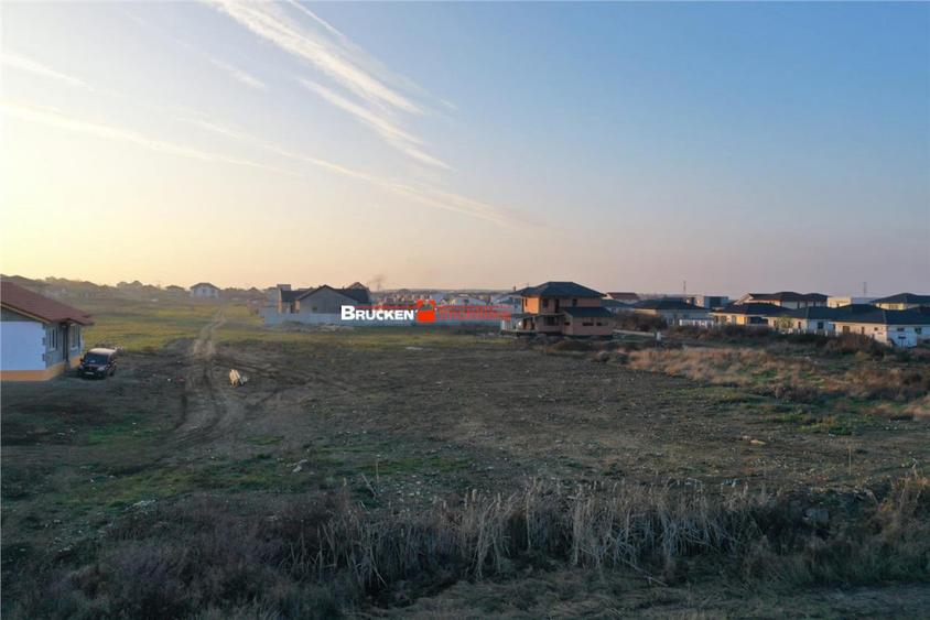 Teren de 570 mp, în Sânmartin